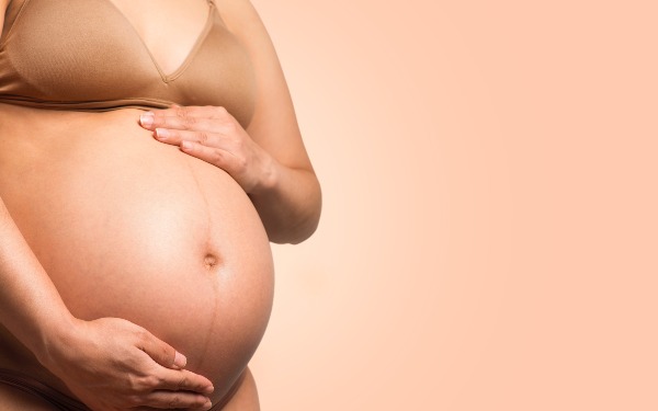 看孕妇肚子的形状怎么判断是男孩还是女孩？