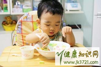 孩子吃饭慢怎么办孩子正常用餐时间是多久