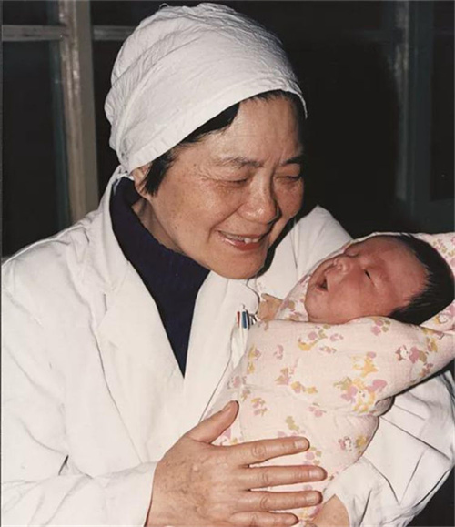在沈阳盛京医院生殖科可以做供精人授吗？沈阳菁华医院试管三代的总费用是多少？