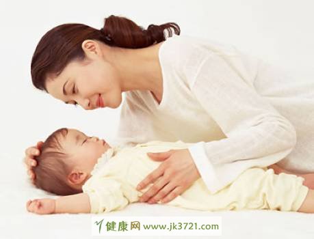 如何解决产后乳胀？