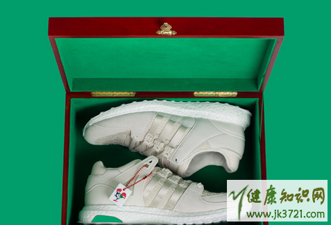 阿迪达斯鸡年限定鞋子多少钱adidas2017鸡年纪念款价格插图1 阿迪达斯鸡年限定鞋子多少钱adidas2017鸡年纪念款价格插图1