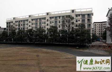 14岁女生姨妈期跑步体育课猝死女生经期不能做什么插图