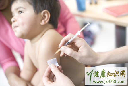 小孩打针后可以洗澡吗小孩打针后多久可以洗澡插图1