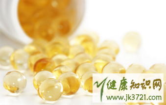 小儿乱服鱼肝油易中毒如何正确给宝宝补充鱼肝油插图1 小儿乱服鱼肝油易中毒如何正确给宝宝补充鱼肝油插图1