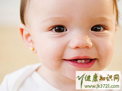 宝宝长牙疼痛怎么办宝宝长牙的注意事项插图2