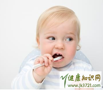 宝宝不爱刷牙怎么办不爱刷牙的原因插图