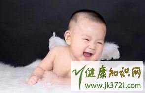 宝宝误食异物怎么办预防误食异物的方法插图1