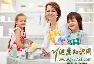 应该尽早让孩子学会做家务吗做家务对孩子好处多插图