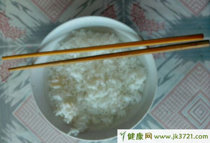 孕妇可以用开水泡饭吃吗开水泡饭吃有什么坏处插图2 孕妇可以用开水泡饭吃吗开水泡饭吃有什么坏处插图2