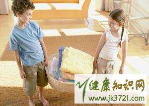 应该尽早让孩子学会做家务吗做家务对孩子好处多插图2
