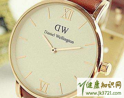DW手表是什么牌子DW手表怎么鉴别真假插图3