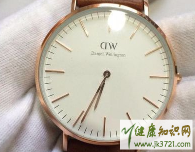 DW手表是什么牌子DW手表怎么鉴别真假插图4