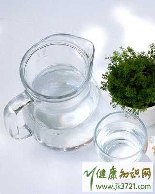 女性生理期便秘怎么办改善生理期便秘的饮食有哪些插图