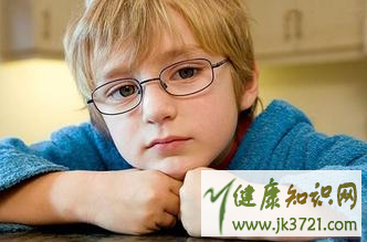 小孩子可以戴隐形眼镜吗戴隐形眼镜的七大危害插图 小孩子可以戴隐形眼镜吗戴隐形眼镜的七大危害插图