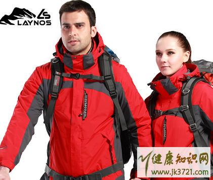 冲锋衣有什么作用冲锋衣一般多少钱插图1 冲锋衣有什么作用冲锋衣一般多少钱插图1