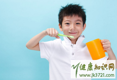 儿童牙刷怎么用儿童牙刷多久换一次插图1 儿童牙刷怎么用儿童牙刷多久换一次插图1