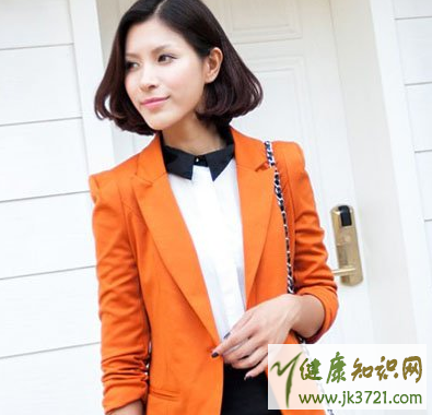 皮肤发黄适合穿什么颜色的衣服皮肤黄穿什么颜色显白插图2 皮肤发黄适合穿什么颜色的衣服皮肤黄穿什么颜色显白插图2