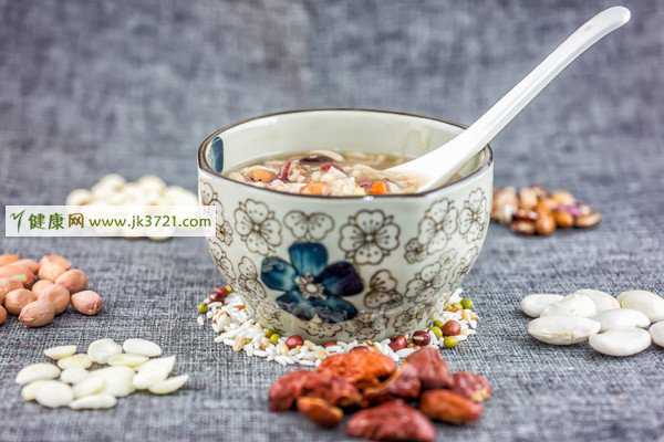 容易导致宝宝蛀牙的食物有哪些插图1
