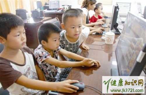 怎样帮助孩子戒掉网瘾正确引导孩子上网的方法插图2