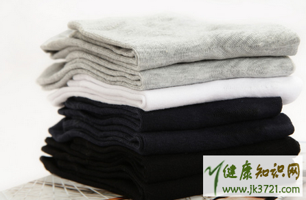 居然有人发明了穿袜子器一双袜子穿多久可以丢掉插图3 居然有人发明了穿袜子器一双袜子穿多久可以丢掉插图3