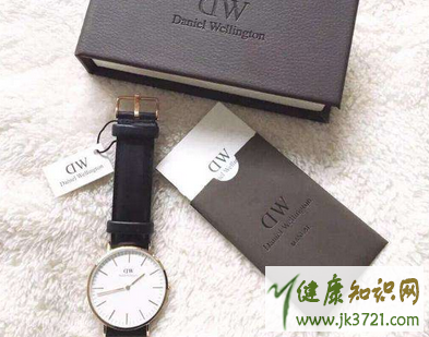 DW手表是什么牌子DW手表怎么鉴别真假插图7