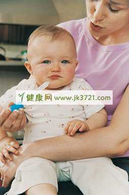 宝宝咳嗽莫乱喂药食疗方法大不同插图 宝宝咳嗽莫乱喂药食疗方法大不同插图