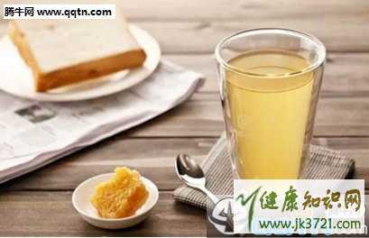 经期可以喝蜂蜜水吗经期喝蜂蜜水有什么好处插图1 经期可以喝蜂蜜水吗经期喝蜂蜜水有什么好处插图1