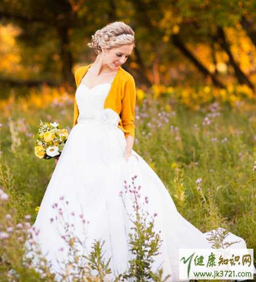 冬天婚纱怎么穿冬天婚纱外面穿什么保暖插图5