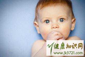 宝宝多汗是正常还是异常呢懂得分辨吗插图1