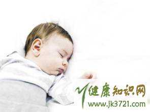 宝宝多汗是正常还是异常呢懂得分辨吗插图2