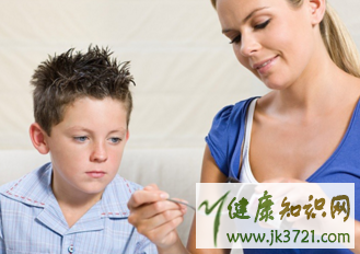 如何正确给宝宝喂药给孩子喂药的常见误区插图1 如何正确给宝宝喂药给孩子喂药的常见误区插图1