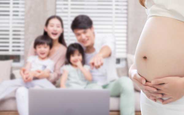 做试管婴儿鲜胚移植后可以玩手机吗？需要注意哪些方面？插图