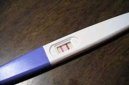 使用验孕棒必须要用晨尿吗?使用验孕棒有哪些注意事项插图 使用验孕棒必须要用晨尿吗?使用验孕棒有哪些注意事项插图