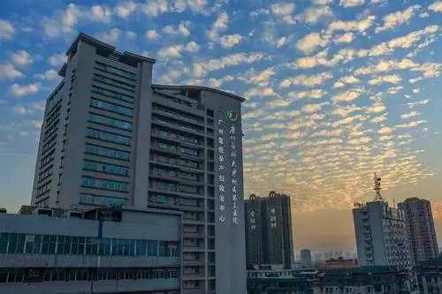 2024年广医三院第三代试管包生男孩多少费用？插图