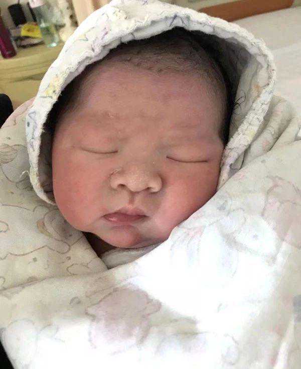自然流产5次胎停苦不堪言,试管婴儿助孕一朝分娩喜之不尽!插图 自然流产5次胎停苦不堪言,试管婴儿助孕一朝分娩喜之不尽!插图